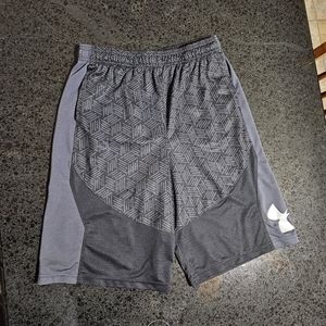 Under Armour Heatgear Basketball Shorts Youth XL.